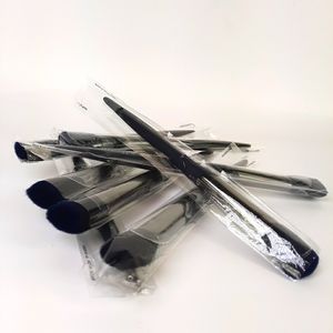 F.A.R.A.H CONTOUR BRUSH 218M